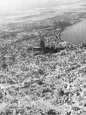Cologne apr&eacute;s les bombardements 